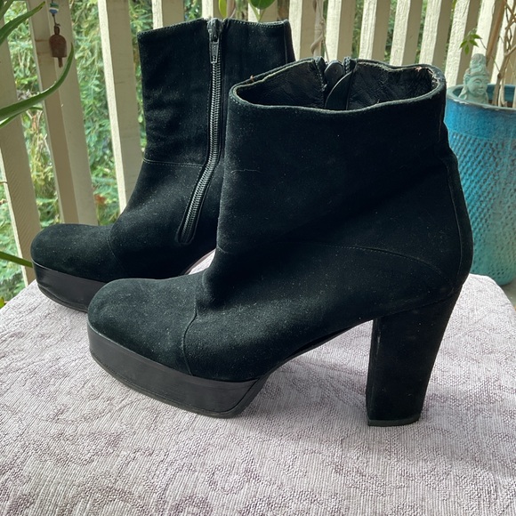 Varda Black Suede Ankle Boots - Picture 1 of 8